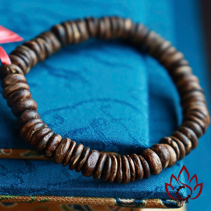 Vòng Trầm Hương Hạt Dẹp | 6-7 Ly | Trầm Bì Rễ Tự Nhiên